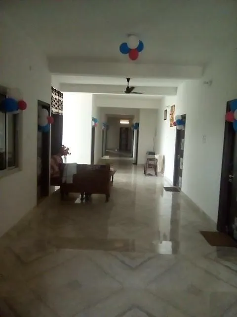 فاراناسي Shiv Ganga Guest House 2*,  الهند